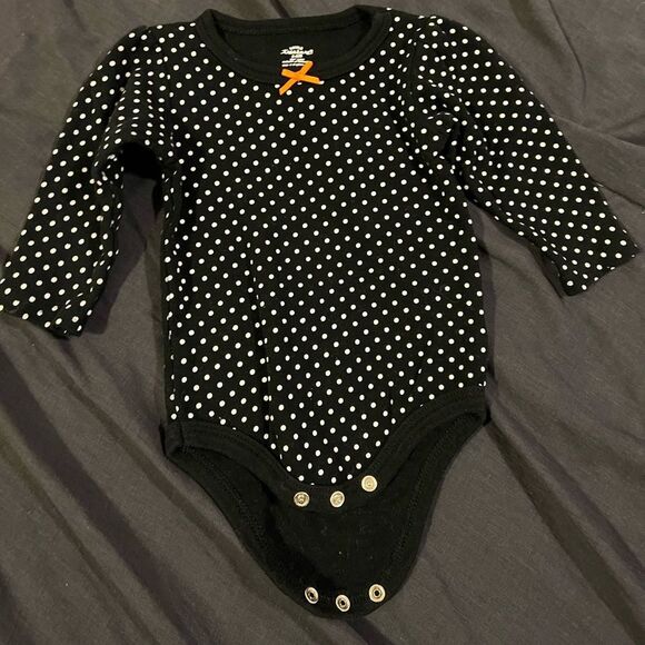 EUC 3-6m Halloween Long Sleeve Onesies (2pk) - Picture 2 of 5